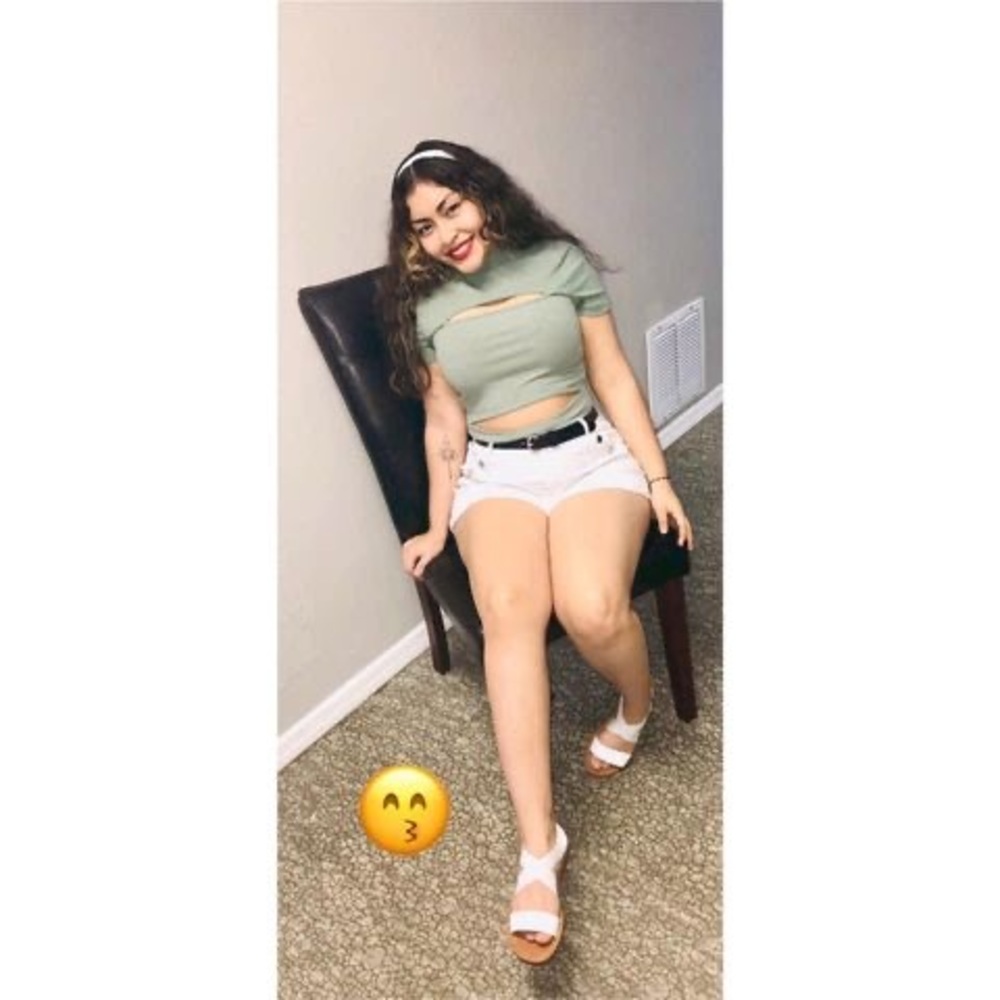 Meet your Posher, Carolina